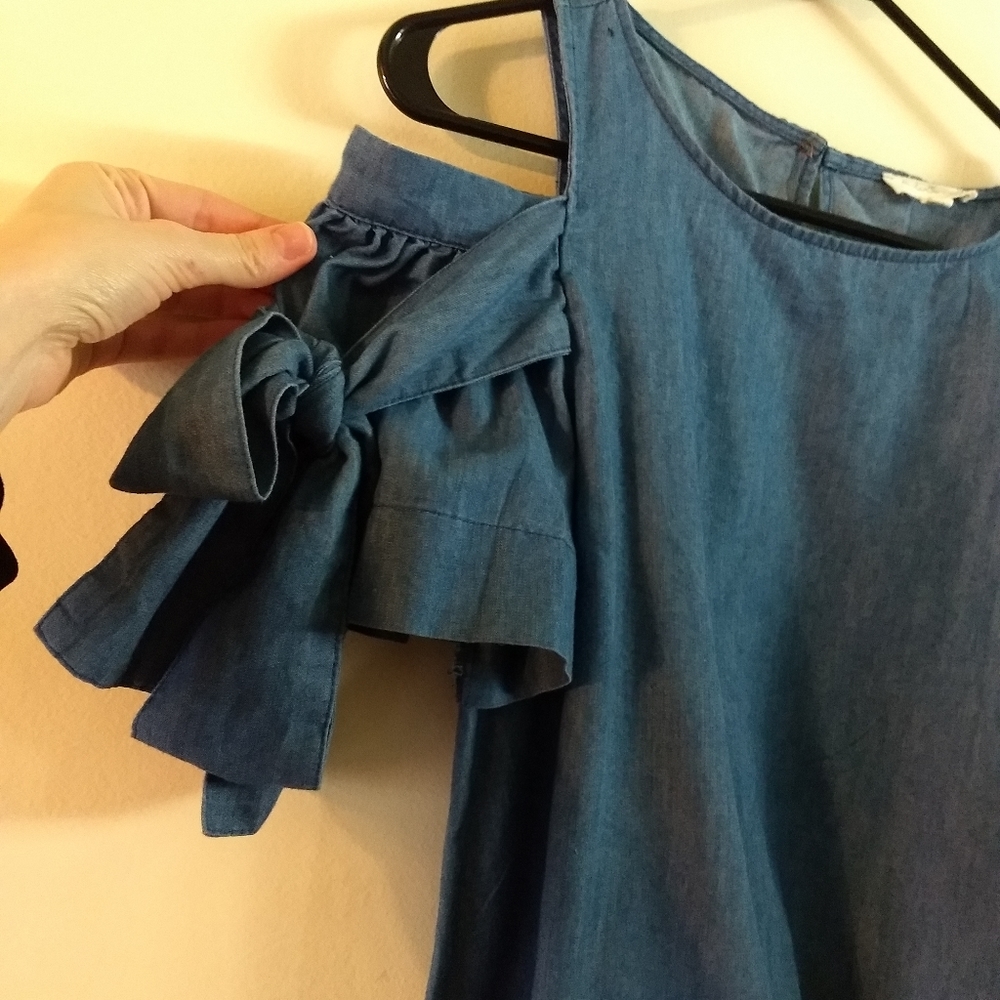 Top - Picture 2 of 4